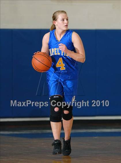 Thumbnail 3 in Eldred vs. Chapel Field (Hambletonian Classic) photogallery.