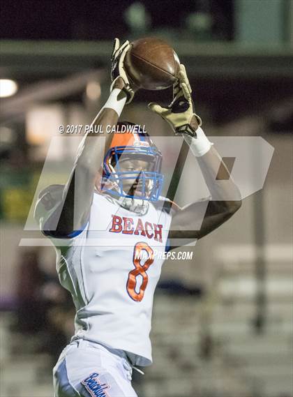 Thumbnail 1 in Rainier Beach vs. Peninsula (WIAA 3A Quarterfinal) photogallery.