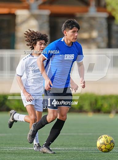 null - Photo 01