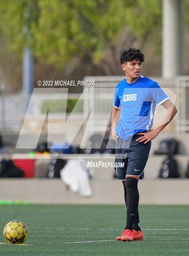 null - Photo 01
