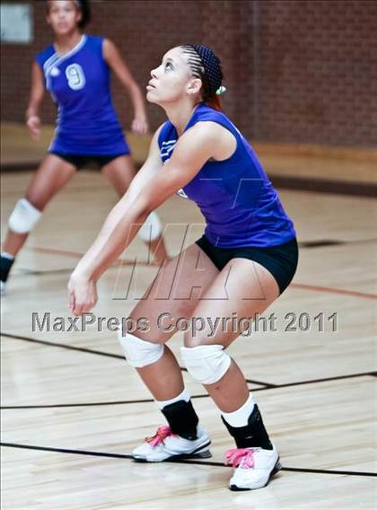 Thumbnail 2 in Crowley vs. Mansfield Summit photogallery.