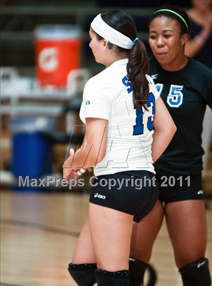 Thumbnail 3 in Crowley vs. Mansfield Summit photogallery.