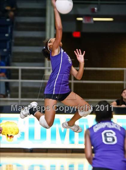 Thumbnail 3 in Crowley vs. Mansfield Summit photogallery.