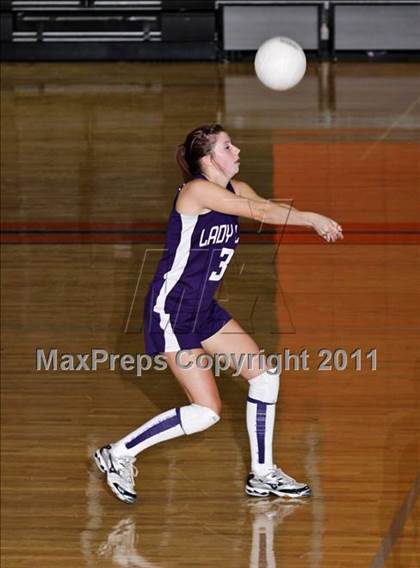 Thumbnail 3 in Gatlinburg-Pittman vs King's Academy photogallery.