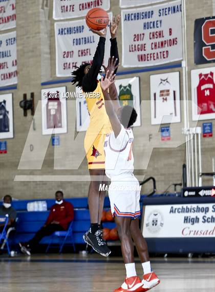 Thumbnail 3 in Cardinal Hayes vs St. Raymond (CHSAA Spring Tournament) photogallery.
