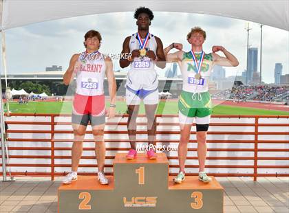 Thumbnail 3 in UIL 2A State Championship (Awards) photogallery.