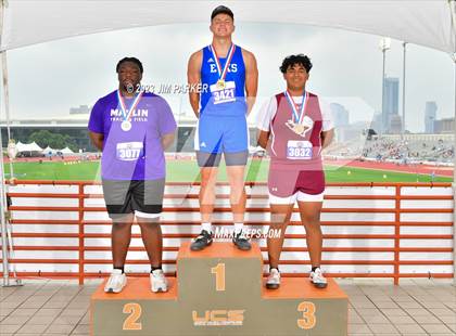 Thumbnail 2 in UIL 2A State Championship (Awards) photogallery.