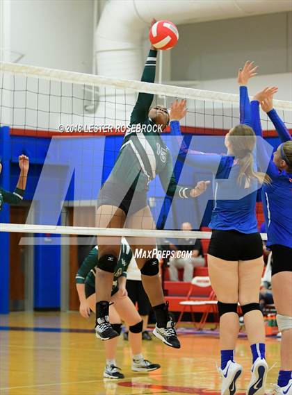 Thumbnail 3 in Luling @ Nixon-Smiley photogallery.