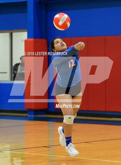 Thumbnail 3 in Luling @ Nixon-Smiley photogallery.