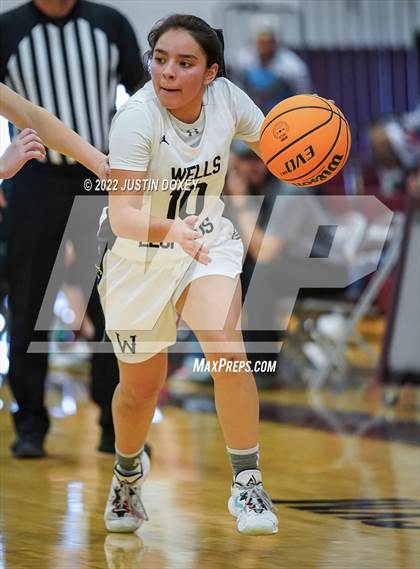 Thumbnail 2 in Wells vs. Eureka (NIAA 1A East Girls Championship) photogallery.