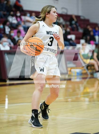 Thumbnail 2 in Wells vs. Eureka (NIAA 1A East Girls Championship) photogallery.