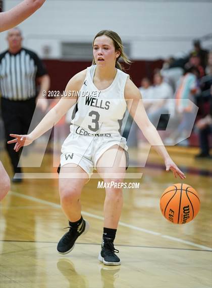Thumbnail 2 in Wells vs. Eureka (NIAA 1A East Girls Championship) photogallery.