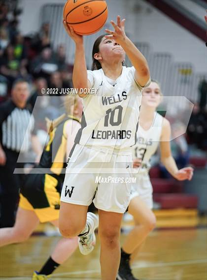 Thumbnail 2 in Wells vs. Eureka (NIAA 1A East Girls Championship) photogallery.