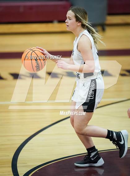 Thumbnail 2 in Wells vs. Eureka (NIAA 1A East Girls Championship) photogallery.