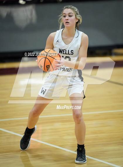 Thumbnail 2 in Wells vs. Eureka (NIAA 1A East Girls Championship) photogallery.
