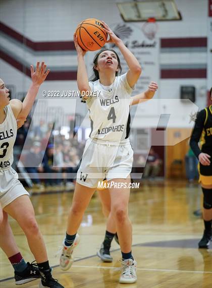 Thumbnail 3 in Wells vs. Eureka (NIAA 1A East Girls Championship) photogallery.