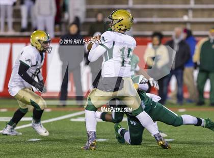 Thumbnail 3 in Longwood vs. William Floyd Section XI Division I Finals photogallery.