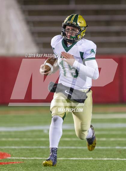 Thumbnail 3 in Longwood vs. William Floyd Section XI Division I Finals photogallery.