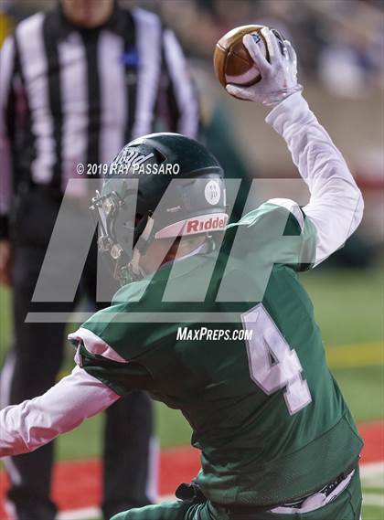 Thumbnail 3 in Longwood vs. William Floyd Section XI Division I Finals photogallery.
