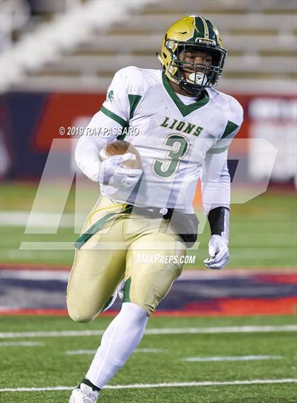 Thumbnail 3 in Longwood vs. William Floyd Section XI Division I Finals photogallery.