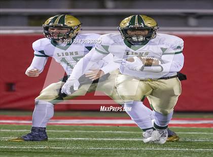 Thumbnail 3 in Longwood vs. William Floyd Section XI Division I Finals photogallery.
