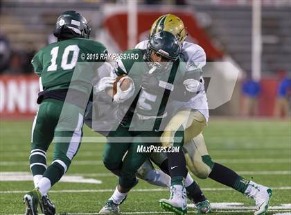 Thumbnail 2 in Longwood vs. William Floyd Section XI Division I Finals photogallery.