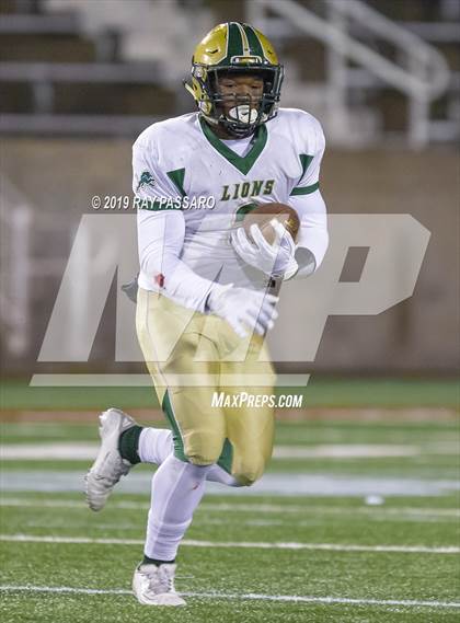 Thumbnail 2 in Longwood vs. William Floyd Section XI Division I Finals photogallery.