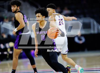 Thumbnail 3 in Omaha Central vs. Bellevue West photogallery.