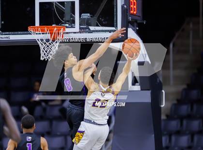 Thumbnail 1 in Omaha Central vs. Bellevue West photogallery.