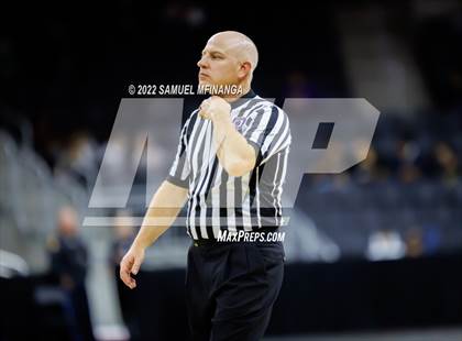 Thumbnail 3 in Omaha Central vs. Bellevue West photogallery.
