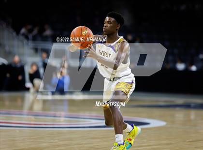 Thumbnail 1 in Omaha Central vs. Bellevue West photogallery.