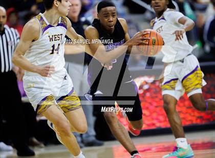 Thumbnail 3 in Omaha Central vs. Bellevue West photogallery.