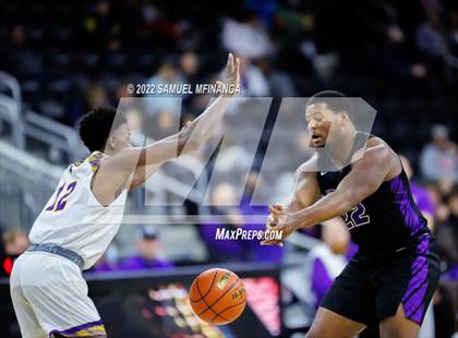 Thumbnail 3 in Omaha Central vs. Bellevue West photogallery.