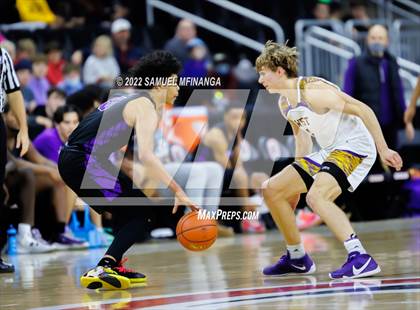Thumbnail 2 in Omaha Central vs. Bellevue West photogallery.