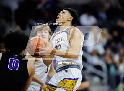 Thumbnail 1 in Omaha Central vs. Bellevue West photogallery.