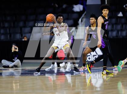 Thumbnail 3 in Omaha Central vs. Bellevue West photogallery.
