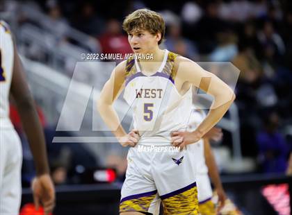 Thumbnail 1 in Omaha Central vs. Bellevue West photogallery.
