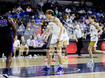 Thumbnail 2 in Omaha Central vs. Bellevue West photogallery.