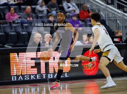 Thumbnail 2 in Omaha Central vs. Bellevue West photogallery.