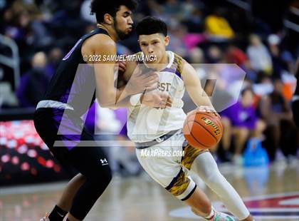 Thumbnail 3 in Omaha Central vs. Bellevue West photogallery.