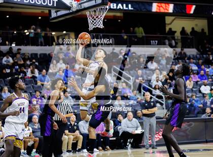 Thumbnail 3 in Omaha Central vs. Bellevue West photogallery.