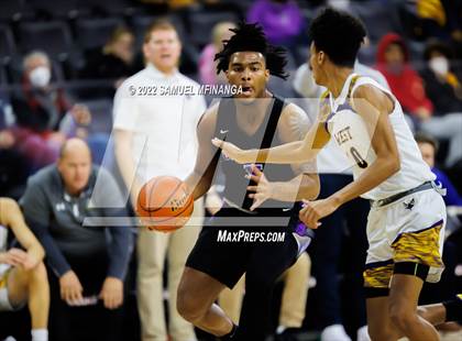 Thumbnail 3 in Omaha Central vs. Bellevue West photogallery.
