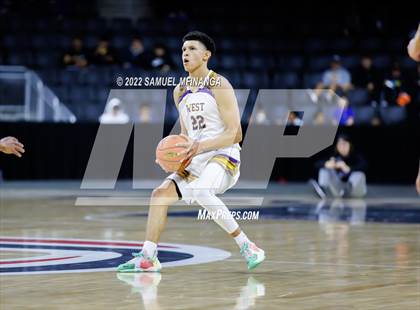 Thumbnail 1 in Omaha Central vs. Bellevue West photogallery.