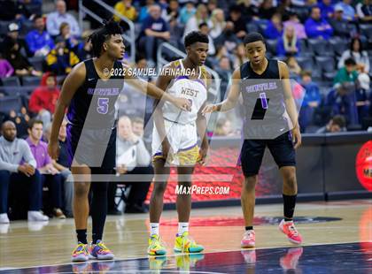 Thumbnail 1 in Omaha Central vs. Bellevue West photogallery.