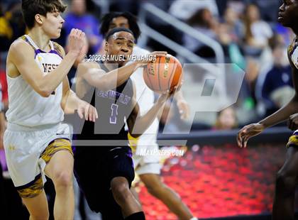 Thumbnail 1 in Omaha Central vs. Bellevue West photogallery.
