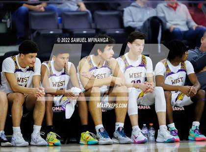 Thumbnail 2 in Omaha Central vs. Bellevue West photogallery.