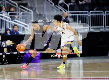 Thumbnail 3 in Omaha Central vs. Bellevue West photogallery.