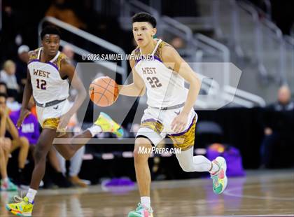 Thumbnail 2 in Omaha Central vs. Bellevue West photogallery.