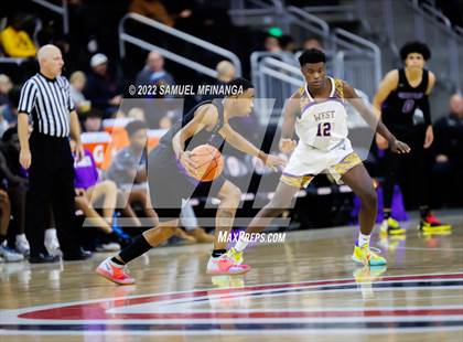 Thumbnail 3 in Omaha Central vs. Bellevue West photogallery.