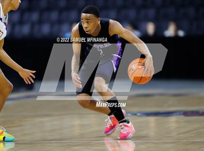 Thumbnail 1 in Omaha Central vs. Bellevue West photogallery.